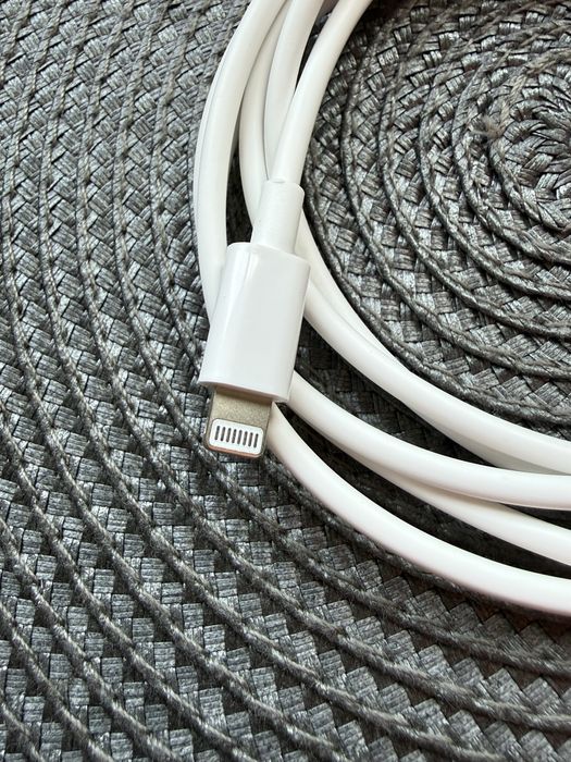Vand cablu iphone cu mufa lightning