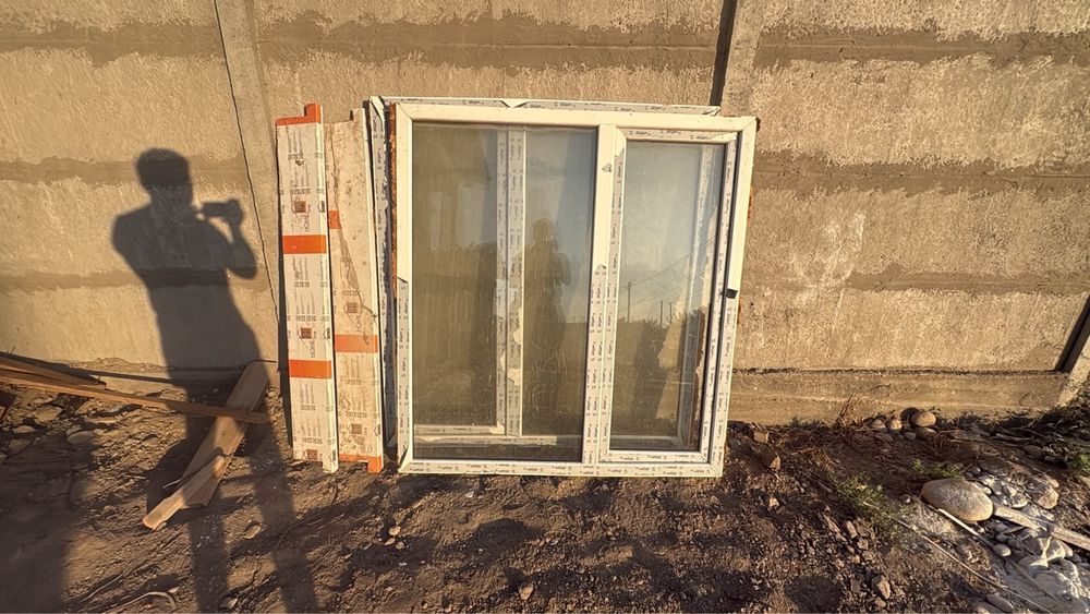 Пластиковые окна с подоконником
