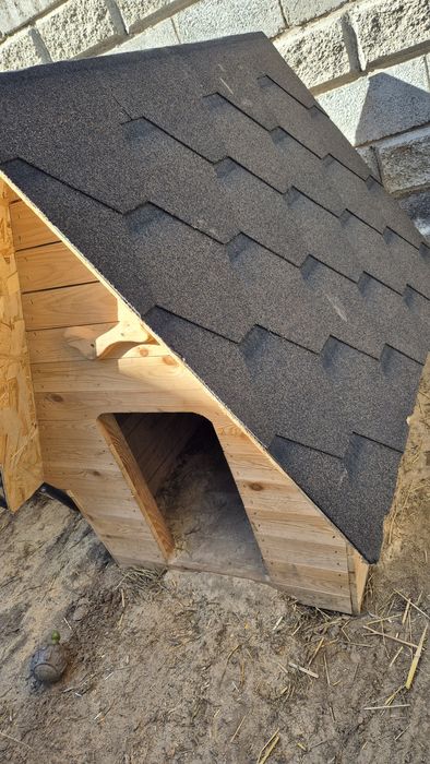 Продам большую будку для собак