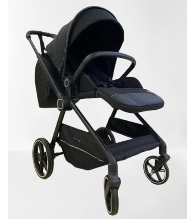 Детская прогулочная коляска
