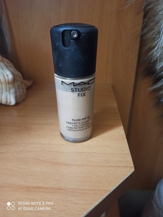 MAC Studio Fix Fluid SPF15 24HR Matte Foundation