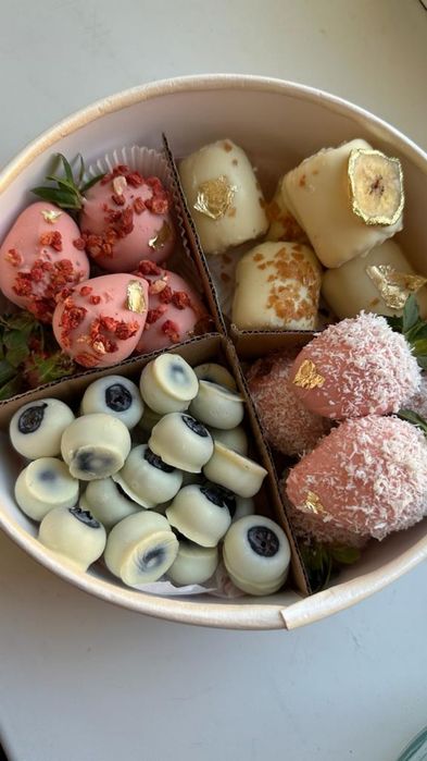 Подарки Букеты Клубника  В Шоколаде Праздник Банан Финики