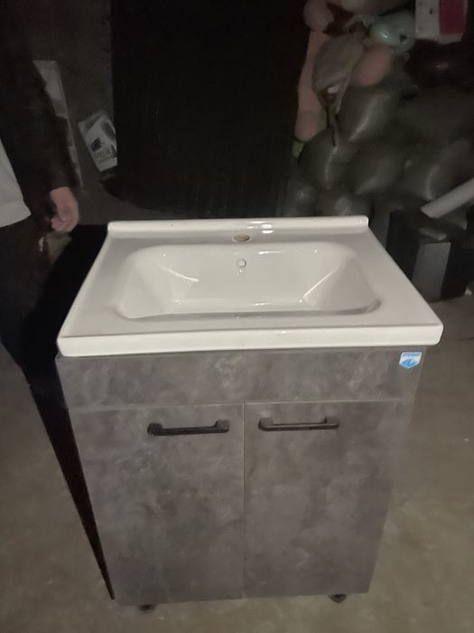 Комод с раковиной