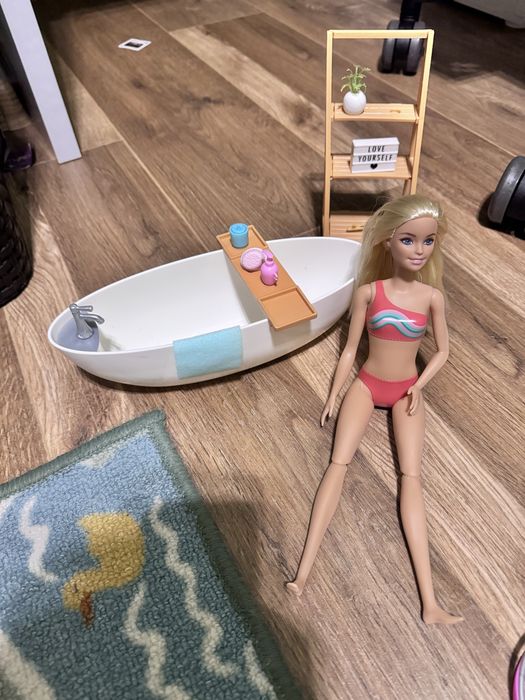 Гардероб за кукла Barbie розов и/или лилав