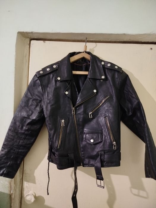 Продам кожаные куртки.