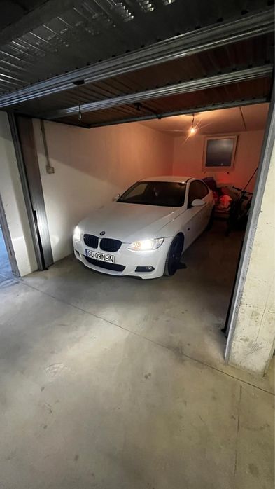 Vând BMW 320i E92