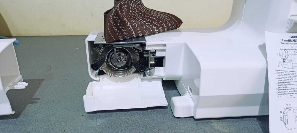 Masina de cusut electrica Aeg