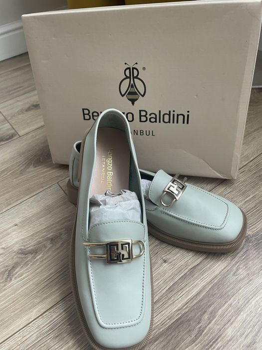 Продам  обувь женский