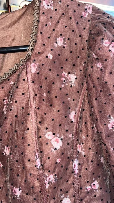 Өте әдемі ұзын көйлек, ерекше дизайн