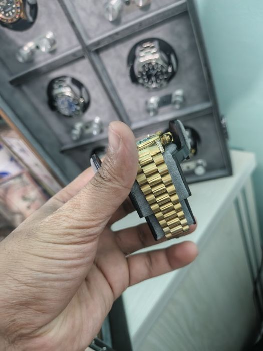 Rolex xam murskoy xam jenskiy variant toshlari raduga quyosh nurida ya