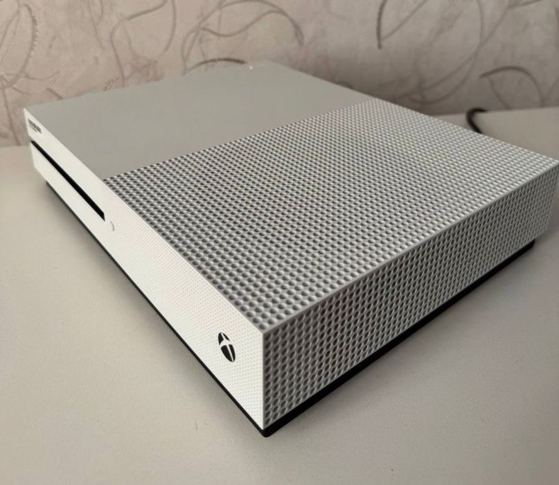 Игровая приставка Xbox one S
