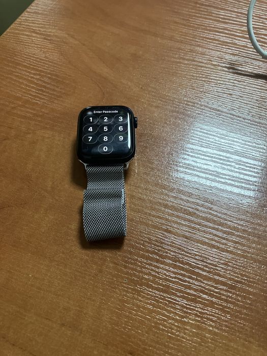 Apple watch SE 2, кнопки не работают