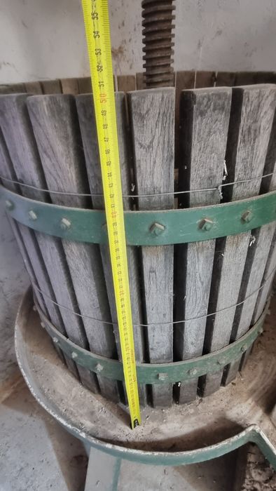 Teasc , storcator de struguri 75 L