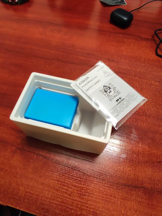 Anker 313 A2524 Wireless Power Bank безжично зарядно за телефон NEW стенд стоящо зарядно
