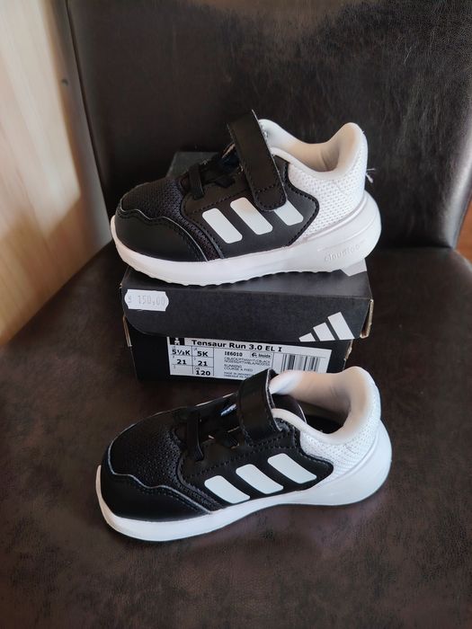 Adidași negri Adidas