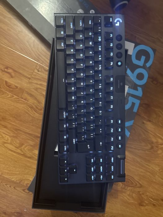 Tastatura Logitech G915x Lightspeed TKL Bluetooth sau Usb