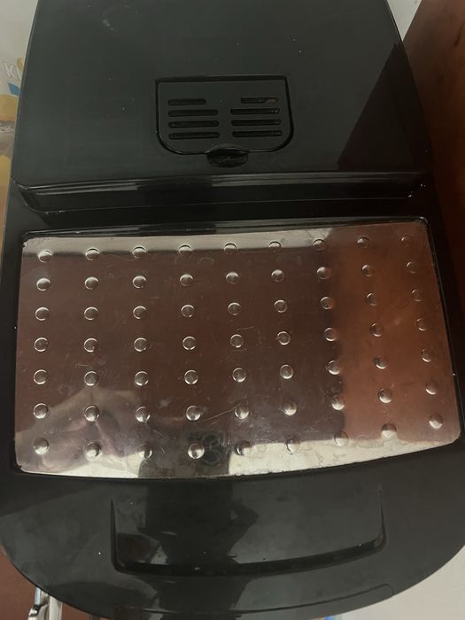 Кафе машина на зърна Delonghi