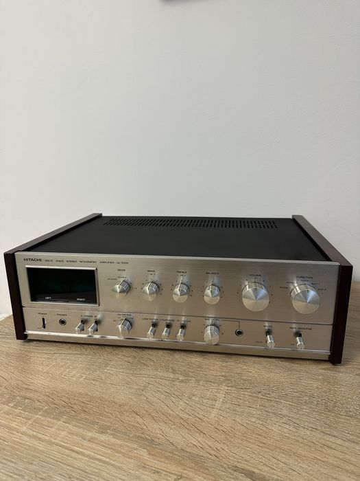 Hitachi ia-1000 amplificator/ staţie echitatie