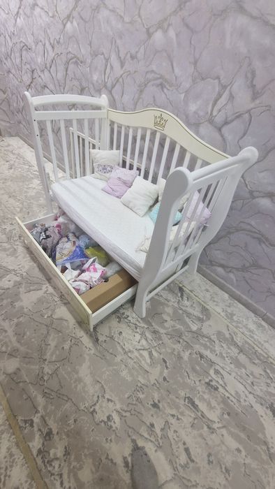 Продам детскую кроватку