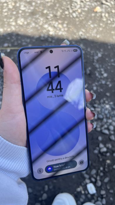 Vând telefon S25