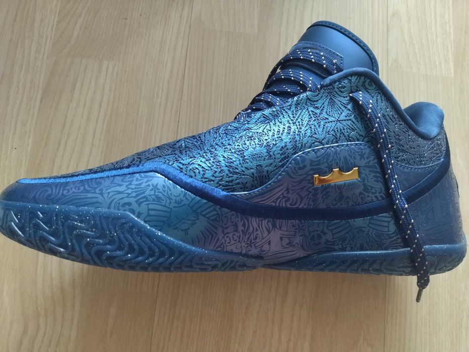 Обувки Lebron XXIII