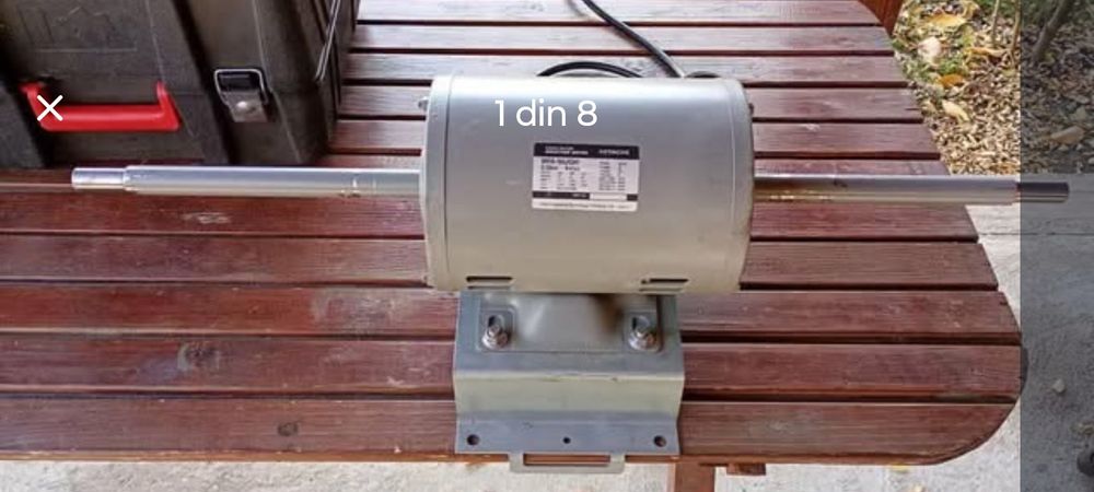 Motor trifazic cu ax dublu