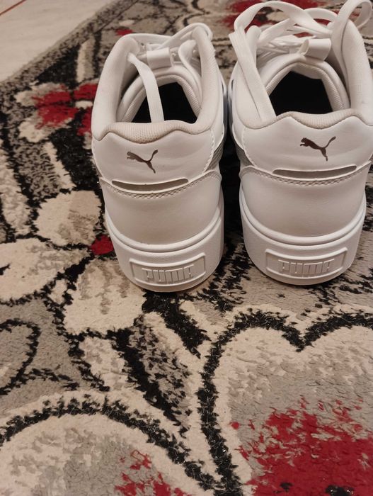 Vând papuci puma mărimea 40.5.Pentru detalii astept mesaj