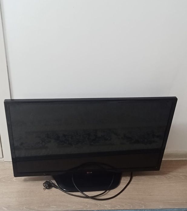 Телевизор LG продам