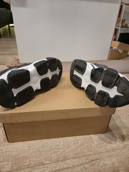 Adidasi Steve Madden