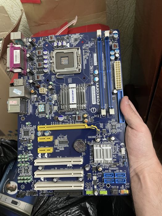 Продаеться компьютер б/у целый