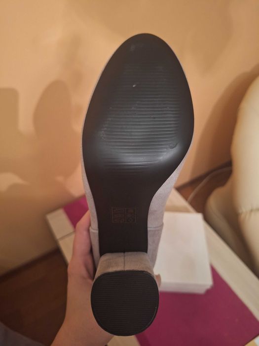 Botine din piele intoarsa