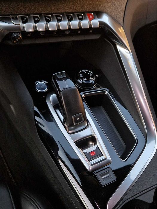 Peugeot 3008 1,6 THP 165 CP 2018 Automat/GT-line/I-Cockpit3D/Led/Piele/Navigatie/Touchscreen/Bluetooth/Panoramic/Carlig remorcare/Jante 18/