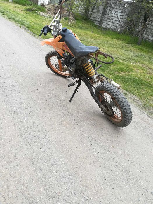 Vând cross de 125cc 4 trepte