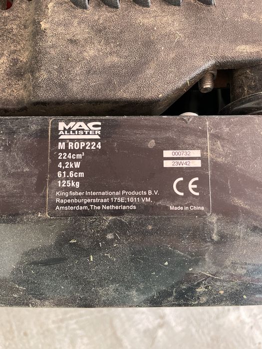 Tractoraș tuns gazon