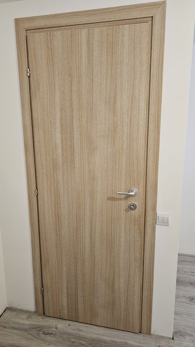 2 usi interior de camera | toc si manere incluse | stare foarte buna