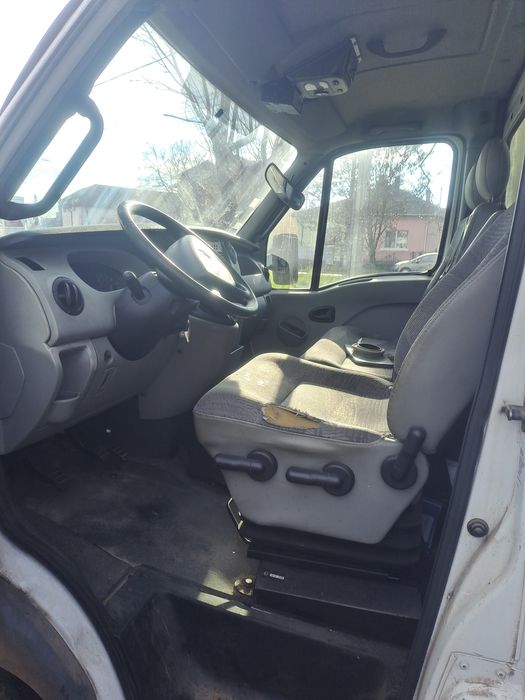 Vand renault mascott cu lift