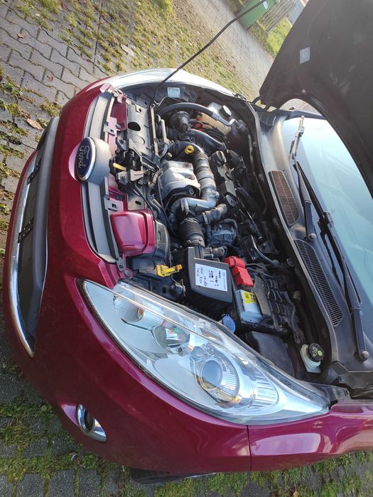 Vând Ford fiesta TITANIUM 1.6 tdci 2010