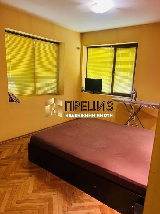 Продажба Къща гр. Шумен - Военно училище 165m² и двор 500m²