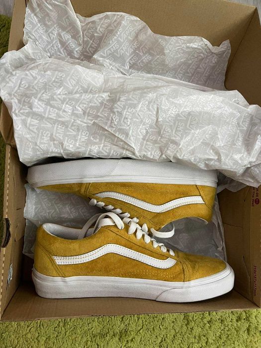 Продавам обувки Vans Old Skool (Pig Suede) Mngo Mjt/Trwht