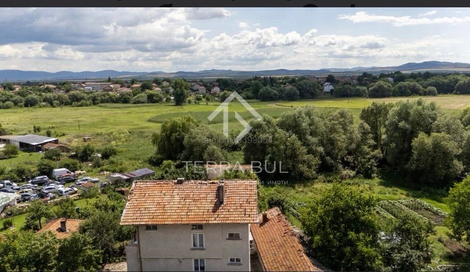 Продава се Къща в с. Петърч, Област София-област - 389 кв.м за 746 €/кв.м - Снимка #1