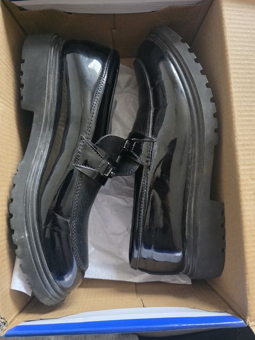 Продавам официални обувки