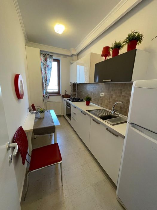 Proprietar inchiriez apartament 2 camere Sisesti