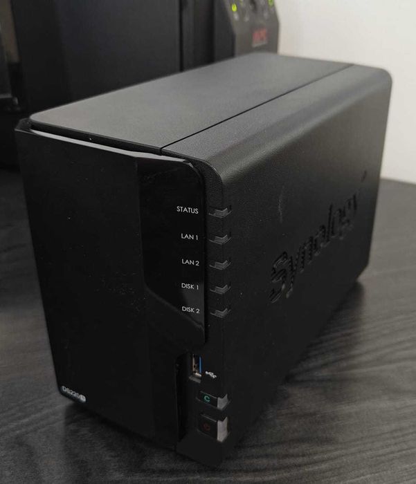 Synology DS220+ NAS (6GB RAM) + 2x6TB Seagate SkyHawk HDD