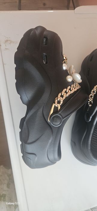 Кроксове  черни.