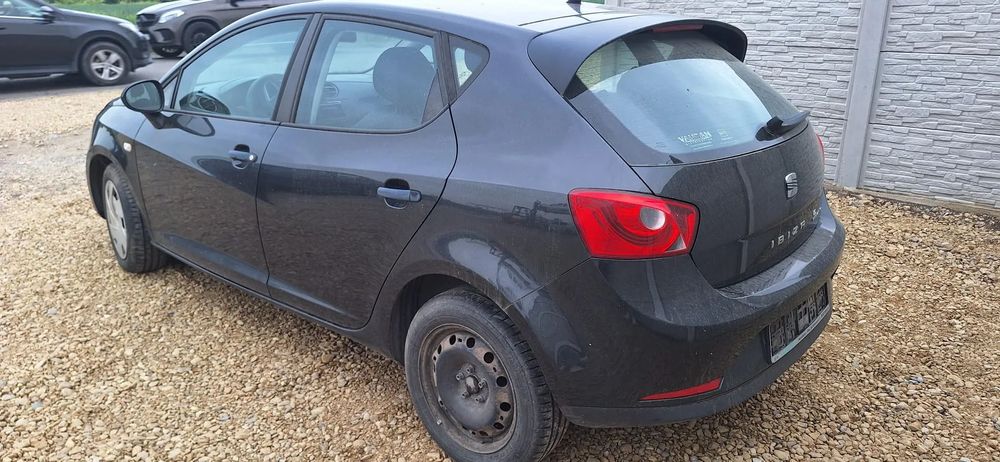 Dezmembrez piese Seat Ibiza an 2011