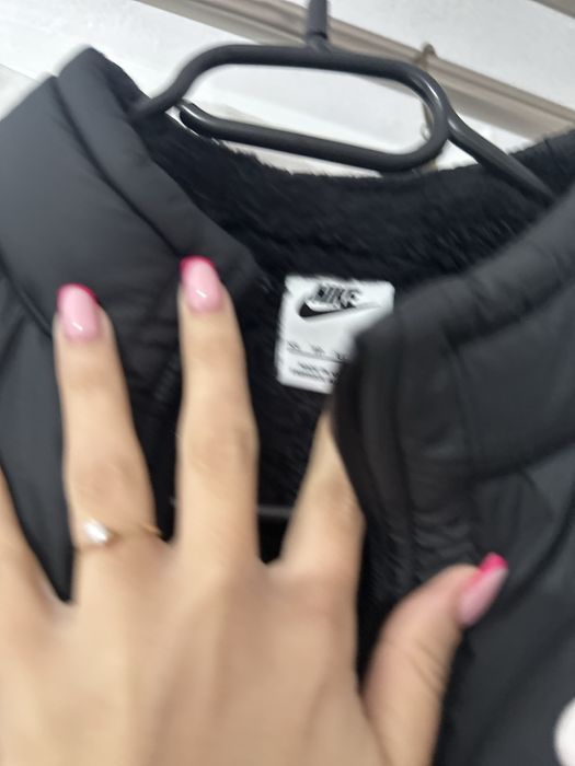 Geaca nike pufoasa de dama xs