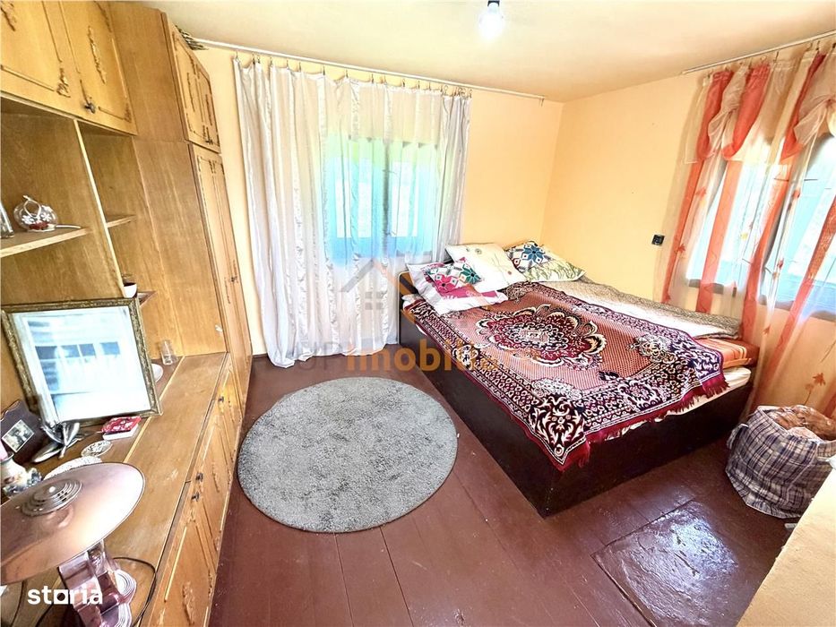 Casa De Vanzre | 4 Camere | 978 Mp Teren | Rosia | Bihor |
