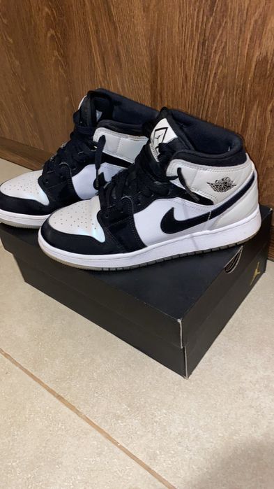 Air Jordan 1 Mid Diamond