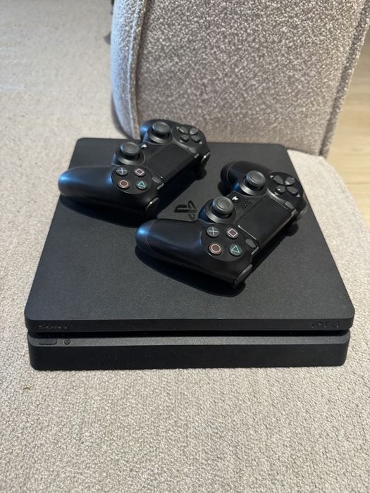Playstatiyon 4 slim 1Tb с играми