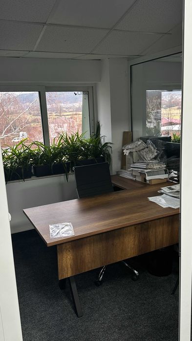 Дава се под наем Офис в с. Кирково, Област Кърджали - 9 кв.м за 214.2 € - Снимка #1